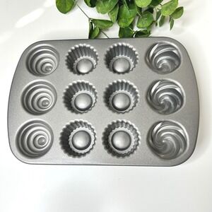 Nordic Ware Filled Cupcake Pan Silver Cast Aluminum 12 Cavity Non-Stick USA Made